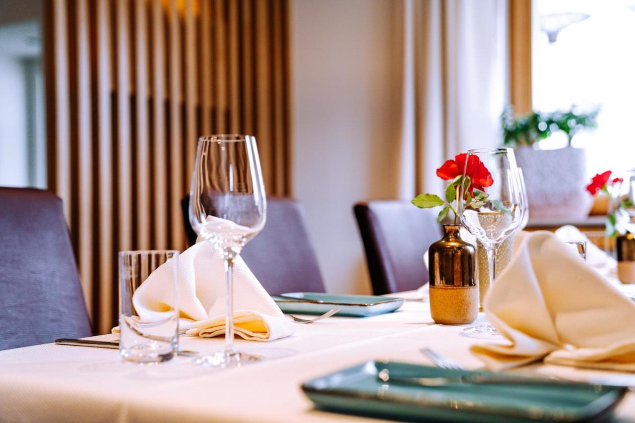 Roussel - Hotel Restaurant Bernkastel-Kues Exterior photo