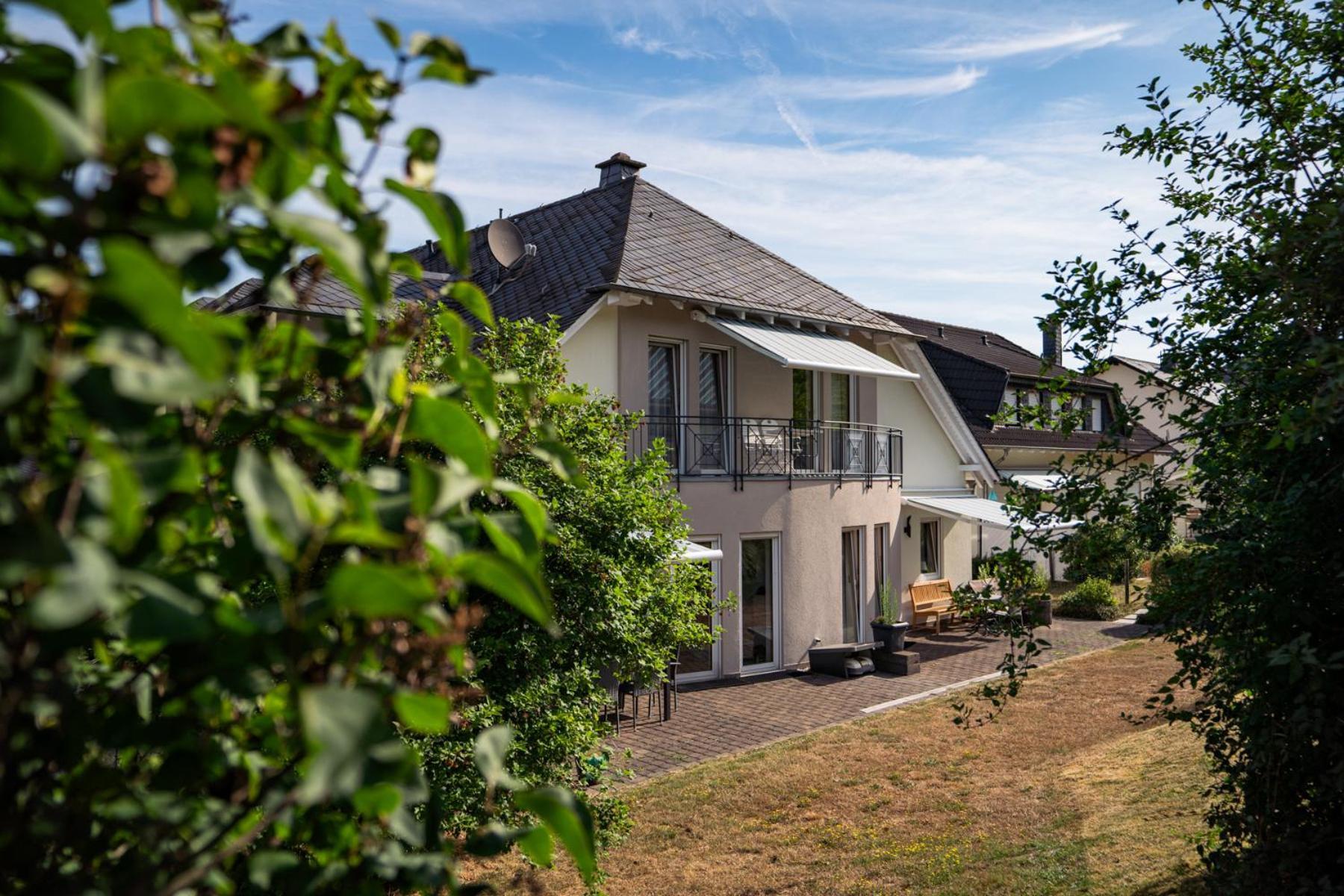 Roussel - Hotel Restaurant Bernkastel-Kues Exterior photo